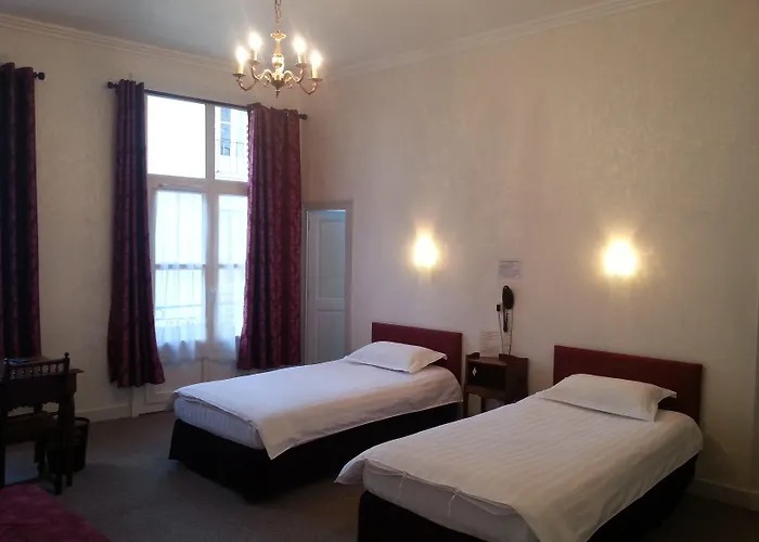 Hotel Du Cygne Tours 3*