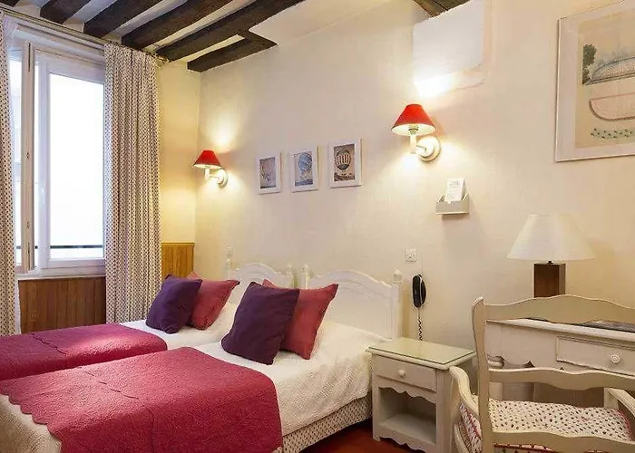 Hotel Du Cygne Tours 3*